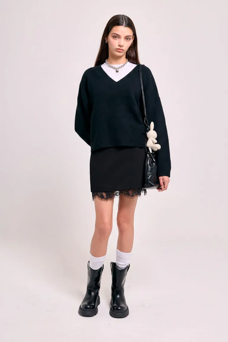 Falda mini sastrera de tiro medio con terminación de puntilla en ruedo y cierre lateral invisible de 47 Street en Faldas para argentina