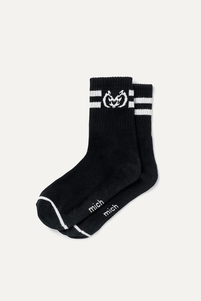 Medias de caña media con diseño de rayas y logo tribal de 47 Street en Ropa Interior y Medias para argentina