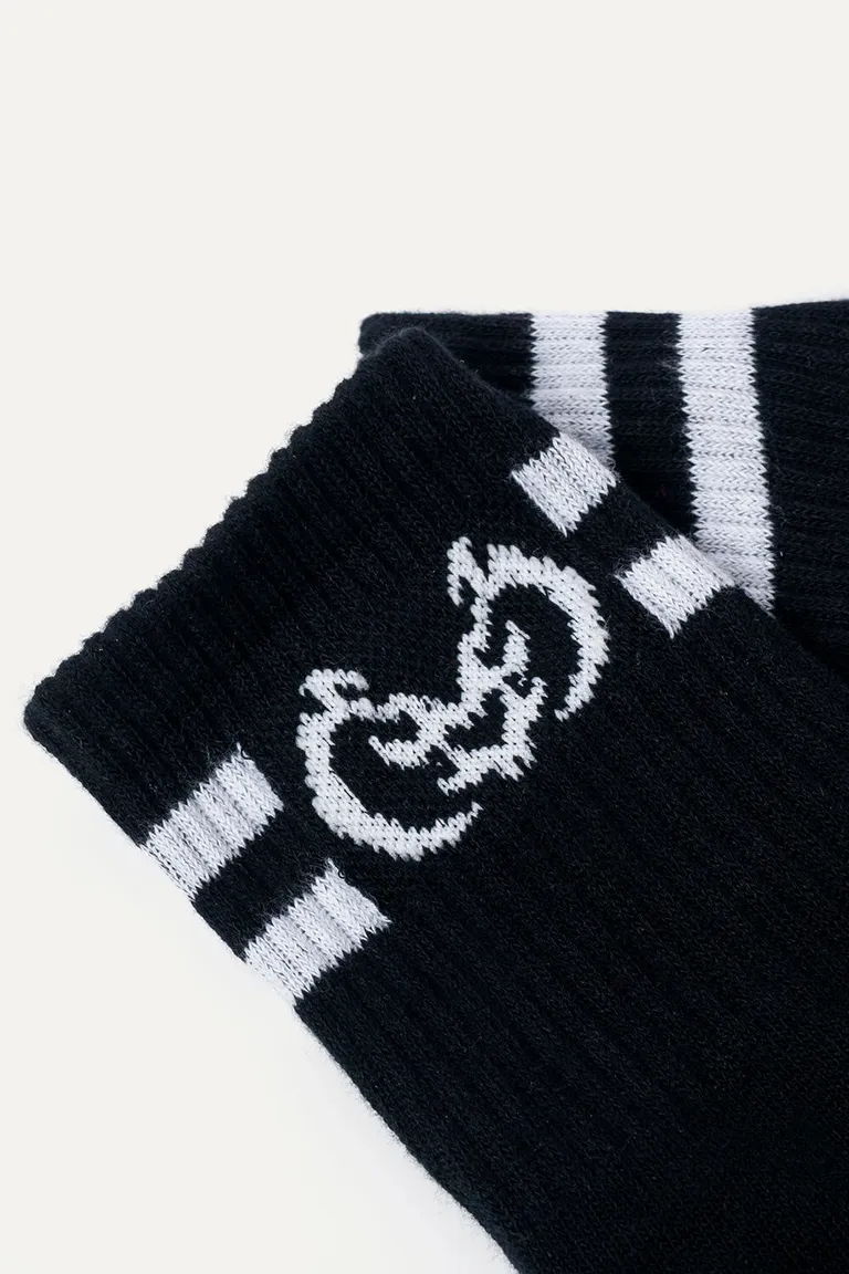 Medias de caña media con diseño de rayas y logo tribal de 47 Street en Ropa Interior y Medias para argentina