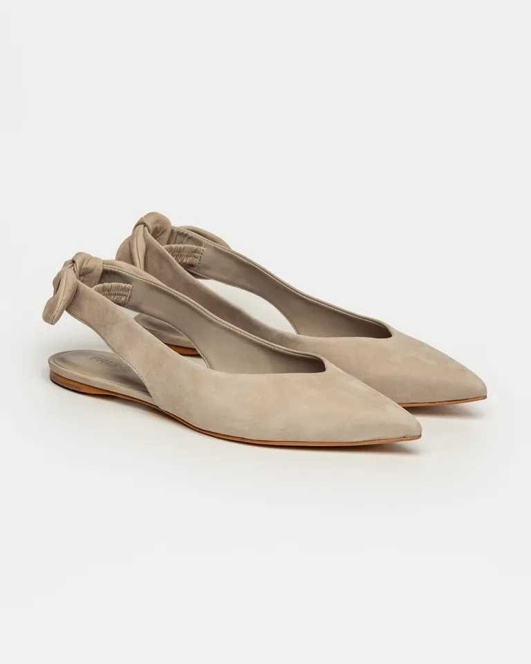 Zapato de talón abierto con moño en nobuck - Elegancia y comodidad en un solo par de Prüne en Ballerinas para argentina