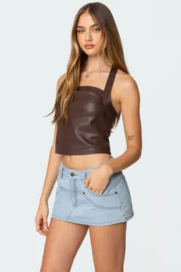 Top halter cuero sintético drapeado de Edikted en Tops para argentina