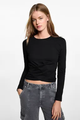 Remera algodón detalle cruzado de Mango Teen en Buzos y Sweaters para argentina