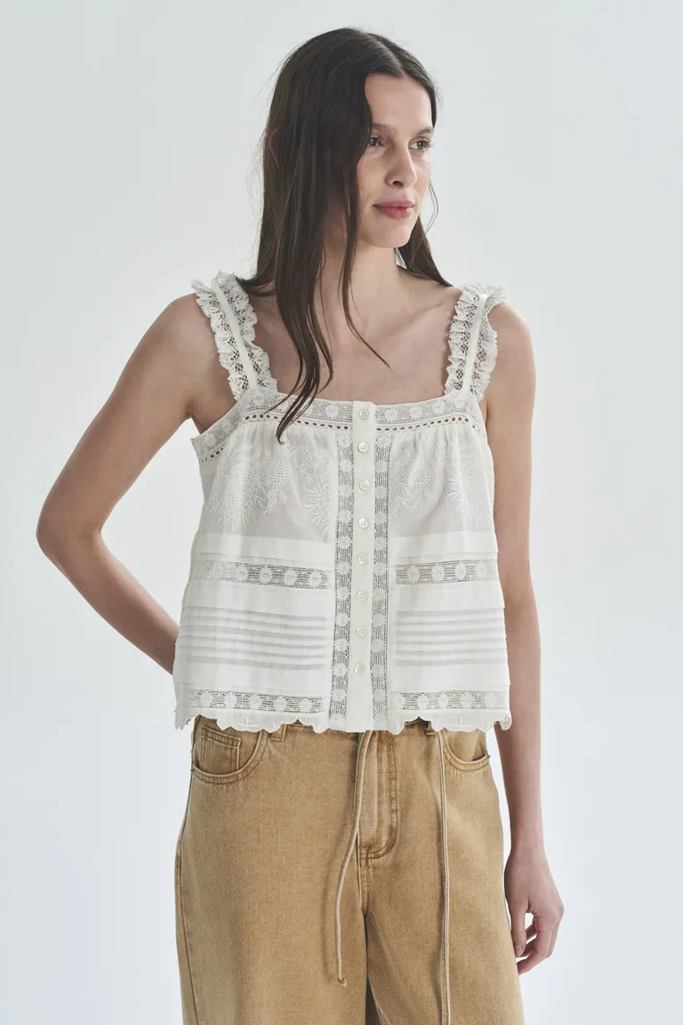 Blusa blanca sin mangas con escote cuadrado, silueta holgada y caída suave de Akiabara en Blusas para argentina