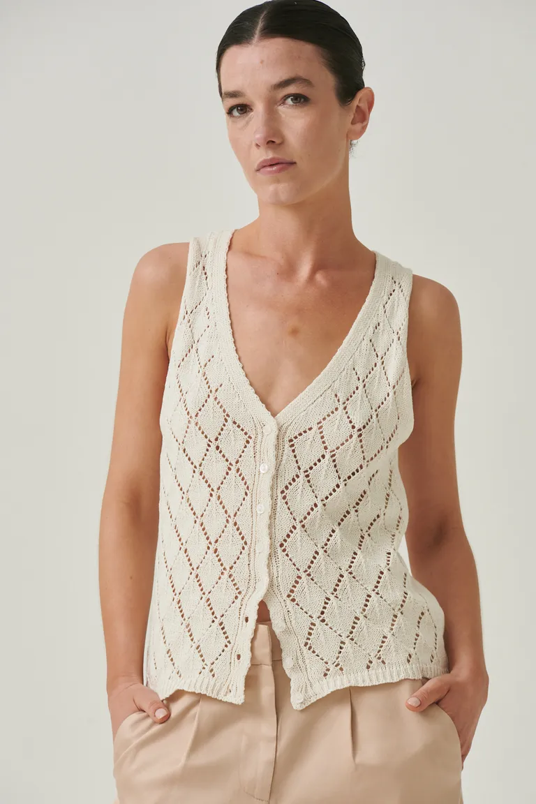 Chaleco Olinda - Prenda elegante y sofisticada para el clóset de toda mujer de Sweet en Chalecos para argentina