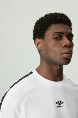 Remera deportiva umbro de Lefties en Remeras y Polos para argentina
