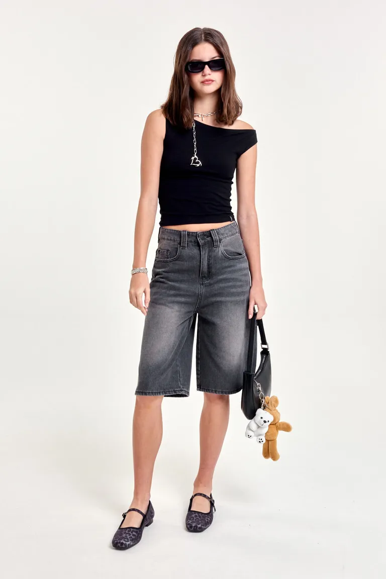 Bermudas de denim gris de tiro medio y pierna ancha con diseño artesanal de 47 Street en Shorts para argentina