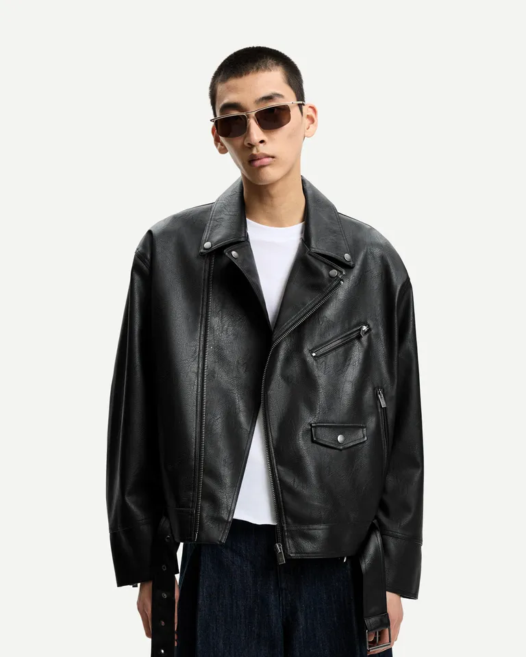Campera símil cuero de Bershka en Abrigos y Camperas para argentina