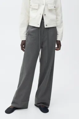Pantalón recto raya diplomática de Mango en Pantalones para argentina