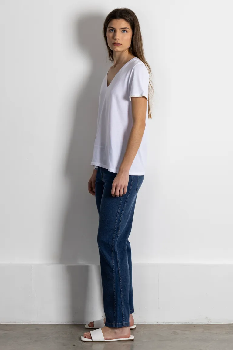 Remera blanca de jersey de algodón con bordado sutil y manga corta para mujer de Kill en Remeras para argentina