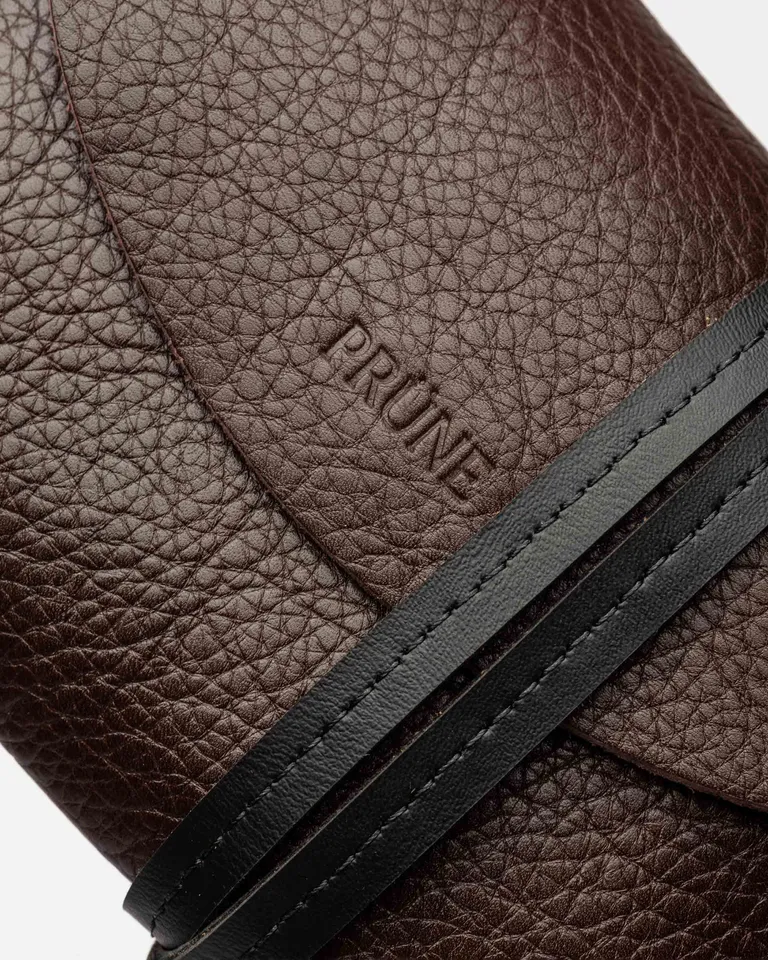 Bolsa mini Viena de cuero liso satinado, un accesorio versátil y elegante para tu estilo de Prüne en Bolsos y Carteras para argentina