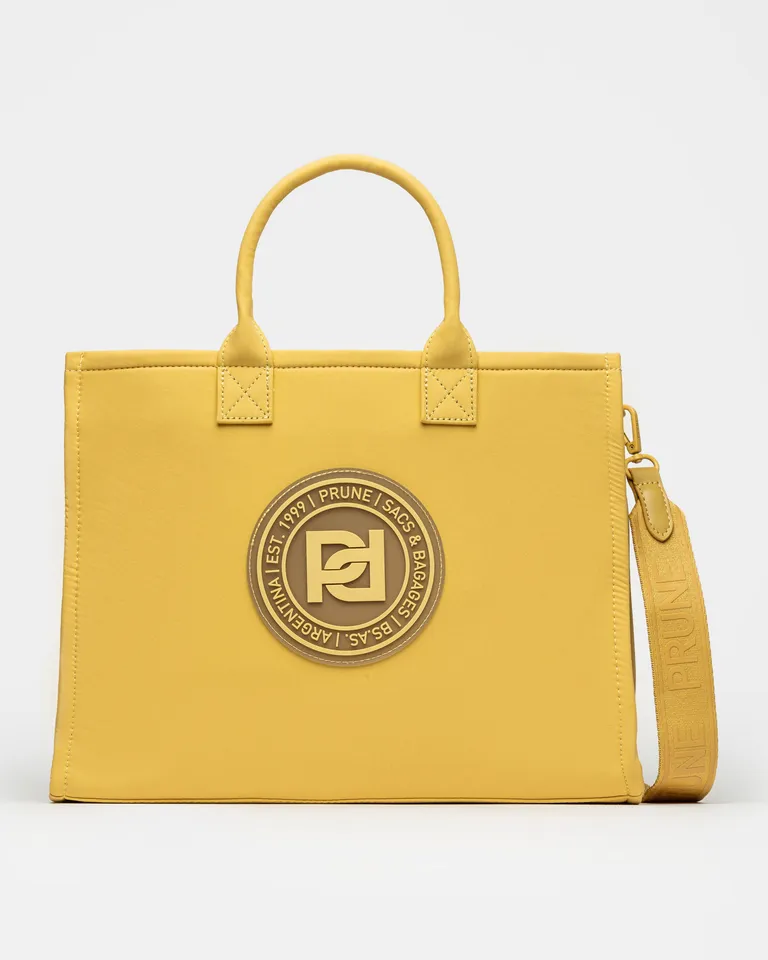 Elegante cartera de mano amarilla con logo en relieve para mujeres de Prüne en Bolsos y Carteras para argentina