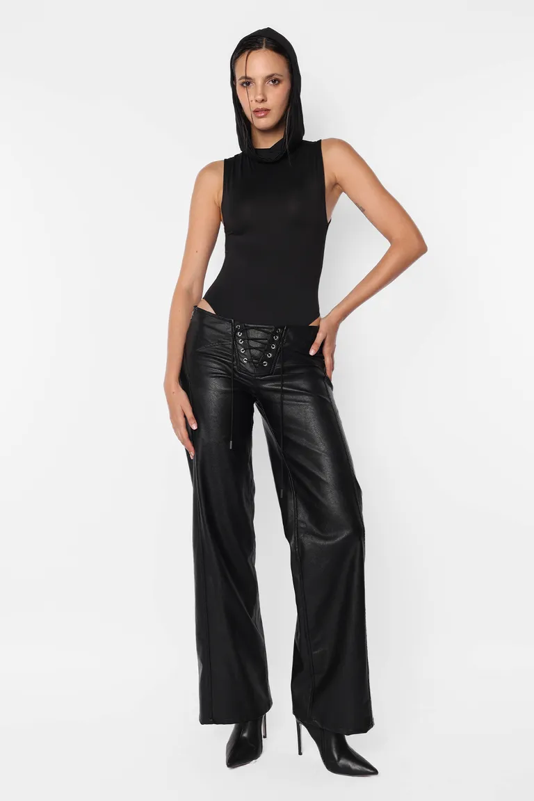 Prenda sin mangas de microfibra con cuello alto y broches para un ajuste optimizado de Top White en Bodies para argentina