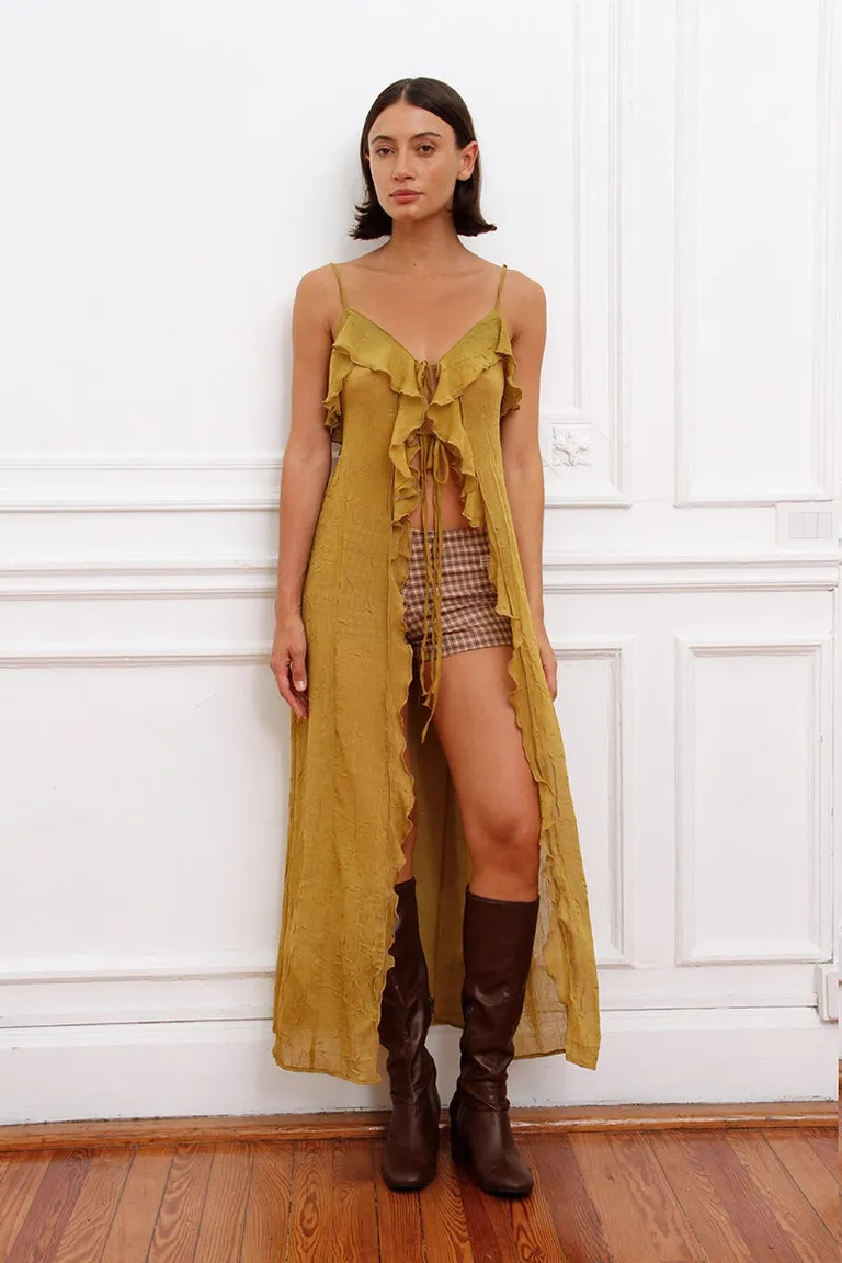 Vestido largo con breteles finos y detalle de volados en el centro delantero con diseño abierto de Sofia Sarkany en Vestidos para argentina