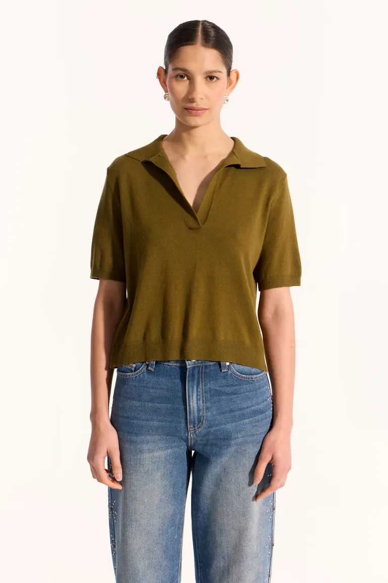Sweater de manga corta con cuello polo en tono verde oliva para mujer de Portsaid en Buzos y Sweaters para argentina