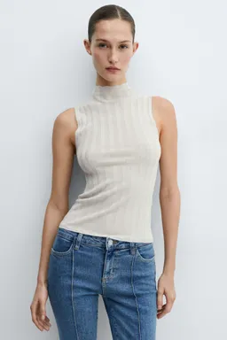 Top canalé cuello alto de Mango en Tops para argentina