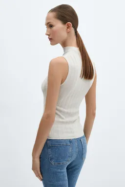 Top canalé cuello alto de Mango en Tops para argentina