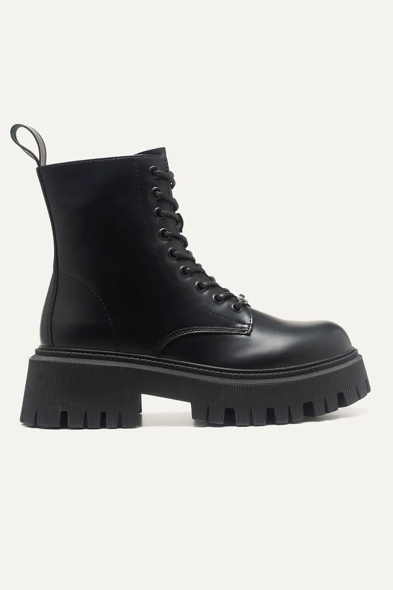 Borcegos de efecto cuero con suela chunky y cordones ajustables para un look urbano y de carácter de 47 Street en Botas y Botinetas para argentina