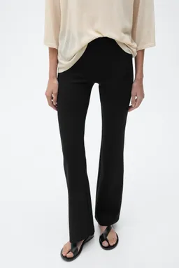 Leggings acampanados elásticos de Mango en Pantalones para argentina