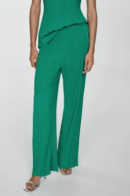 Pantalón plisado fluido de Mango en Pantalones para argentina