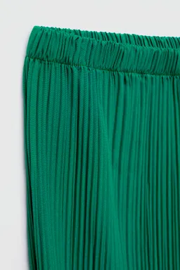 Pantalón plisado fluido de Mango en Pantalones para argentina