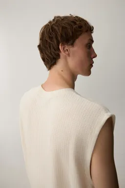 Remera musculosa texturizada de Lefties en Buzos y Sweaters para argentina