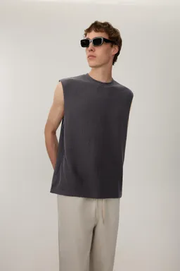Remera musculosa texturizada de Lefties en Buzos y Sweaters para argentina