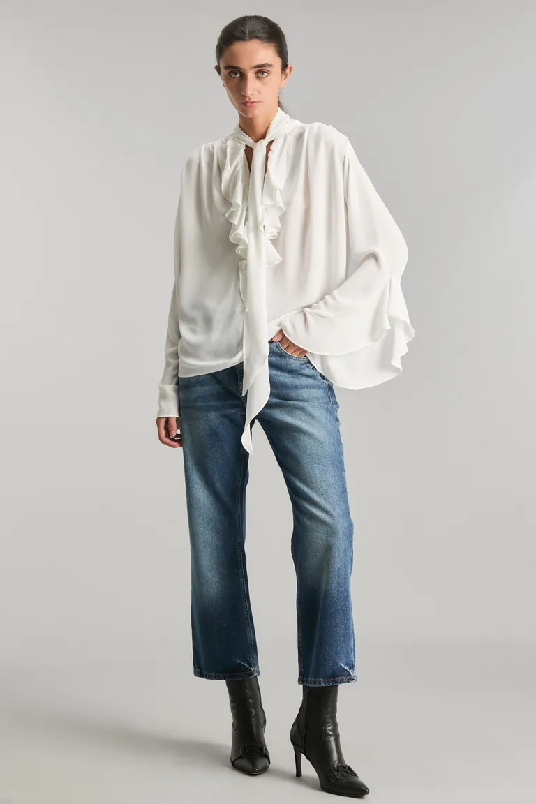 Blusa de Diseño con Volados y Lazo Ajustable de Kosiuko en Blusas para argentina