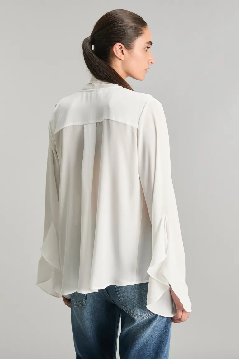 Blusa de Diseño con Volados y Lazo Ajustable de Kosiuko en Blusas para argentina