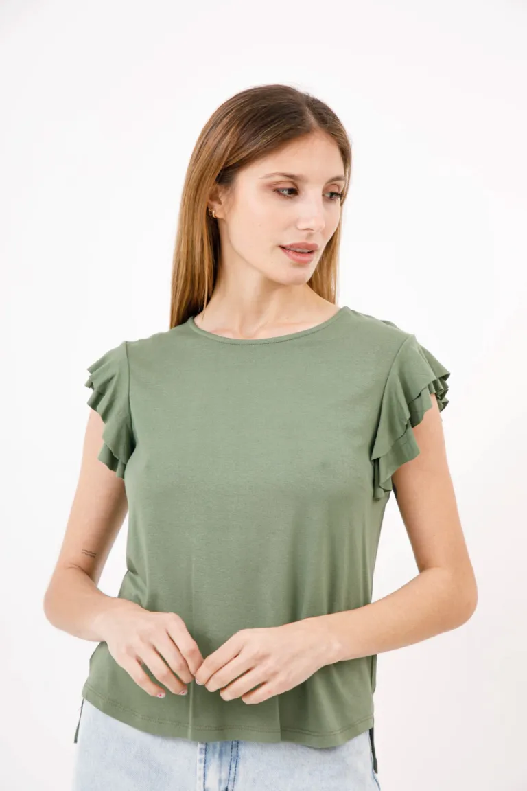 Remera de mujer de líneas simples y corte relajado en color beige de Apricot en Remeras para argentina