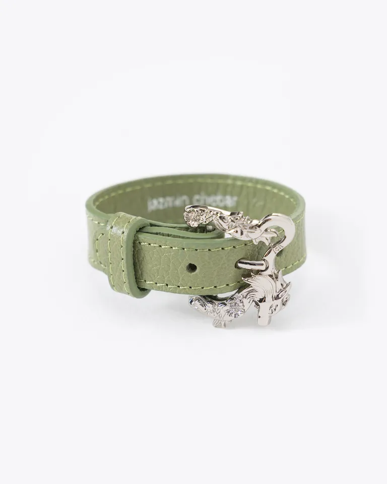 Pulsera con hebilla decorativa de dragón y diseño de correa regulable de Jazmin Chebar en Bijouterie para argentina