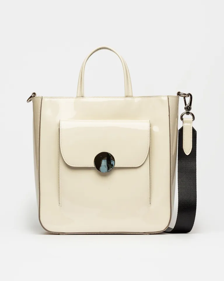 Elegante shopper de líneas simples con herraje en níquel de Prüne en Bolsos y Carteras para argentina