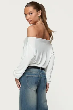 Top oversized hombros descubiertos nannie de Edikted en Tops para argentina