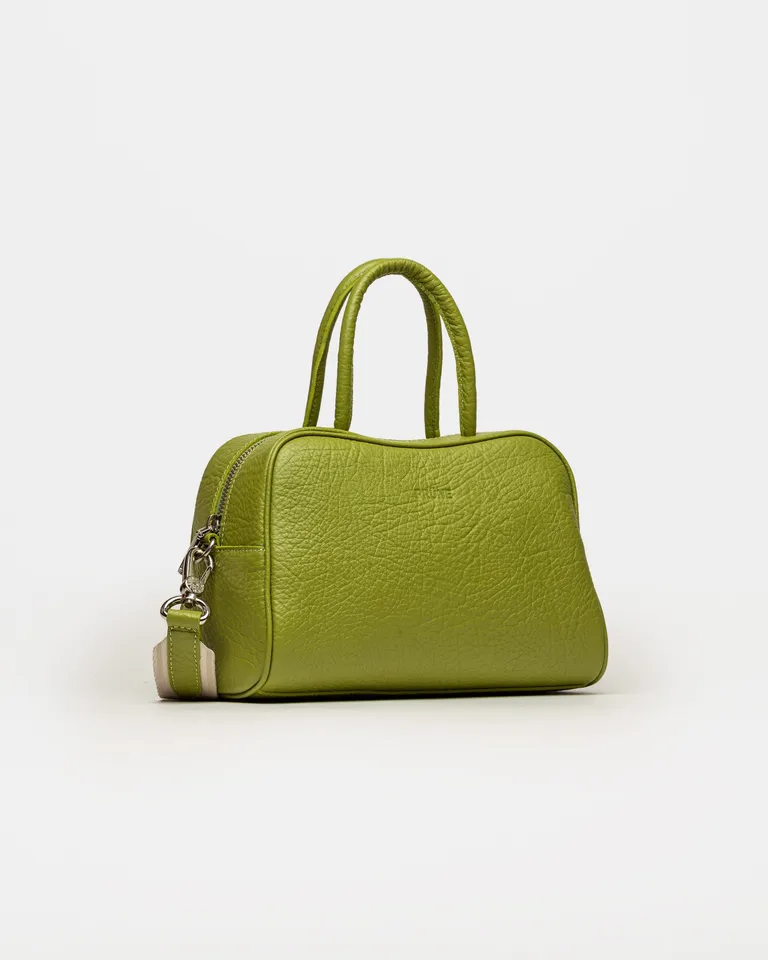 Cartera de mano the club en cuero graneado con asa y silueta moderna de Prüne en Bolsos y Carteras para argentina