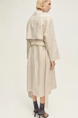 Trench lino solapas amplias de Mango en Tapados para argentina