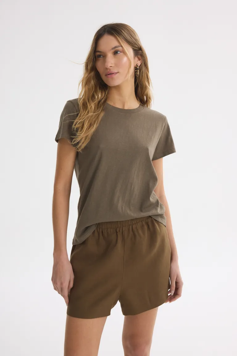 Remera de manga corta en color marrón para mujer de Akiabara en Remeras para argentina