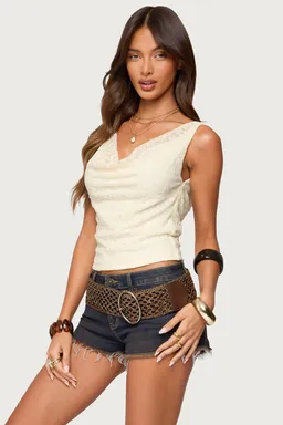 Top aysha encaje cuello drapeado de Edikted en Tops para argentina