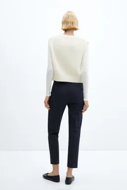 Pantalón crop con botones de Mango en Pantalones para argentina