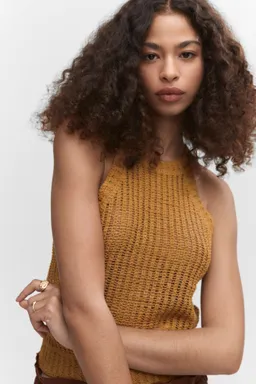 Top punto cuello halter de Mango en Tops para argentina