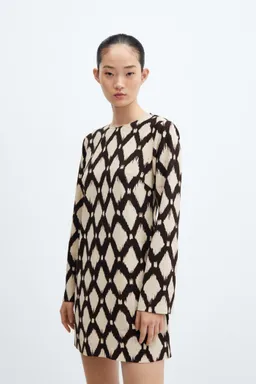 Vestido corto manga larga de Mango en Vestidos para argentina