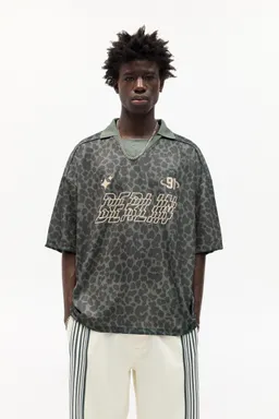 Remera leopardo polo stwd de Pull&Bear en Remeras y Polos para argentina