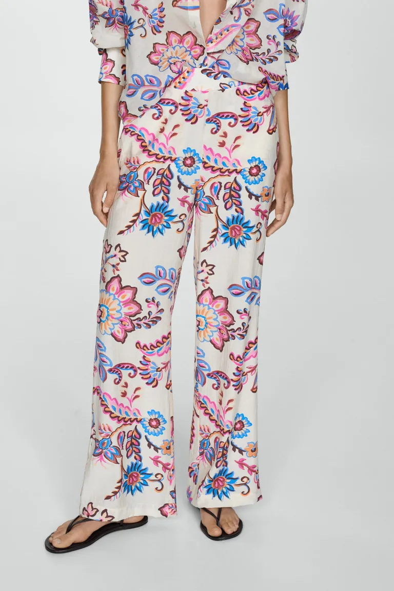 Pantalón recto estampado floral de Mango en Pantalones para argentina