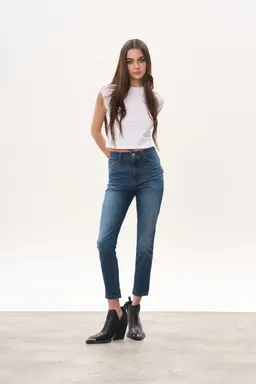 Jean denim chupín spencer de Magda en Pantalones para argentina