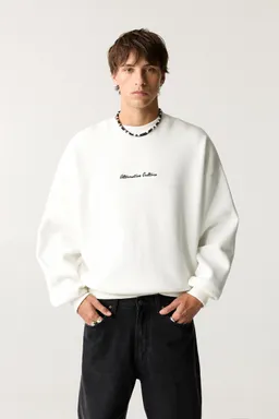 Sudadera boxy árbol espalda de Pull&Bear en Buzos y Sweaters para argentina