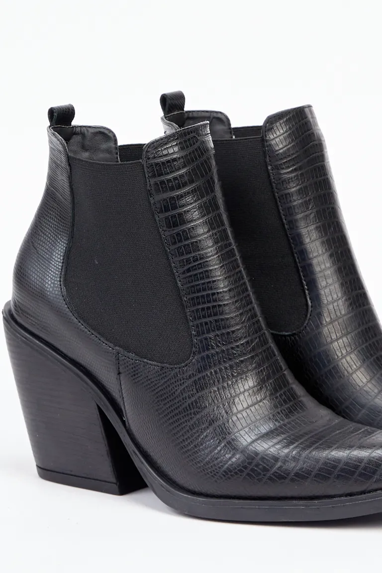 Botinetas de caña baja con paneles laterales elásticos y taco medio de Akiabara en Botas y Botinetas para argentina