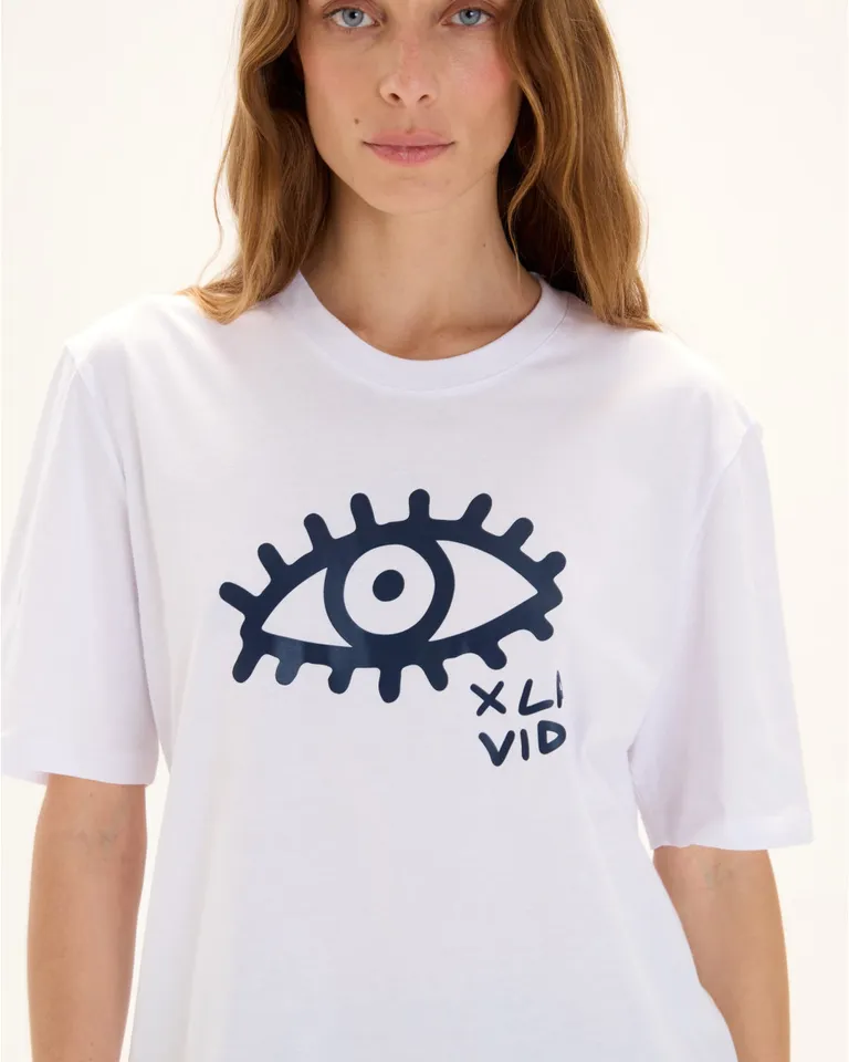 Remera blanca con estampa de acción x la vida para mujer de Blue Sheep en Remeras para argentina