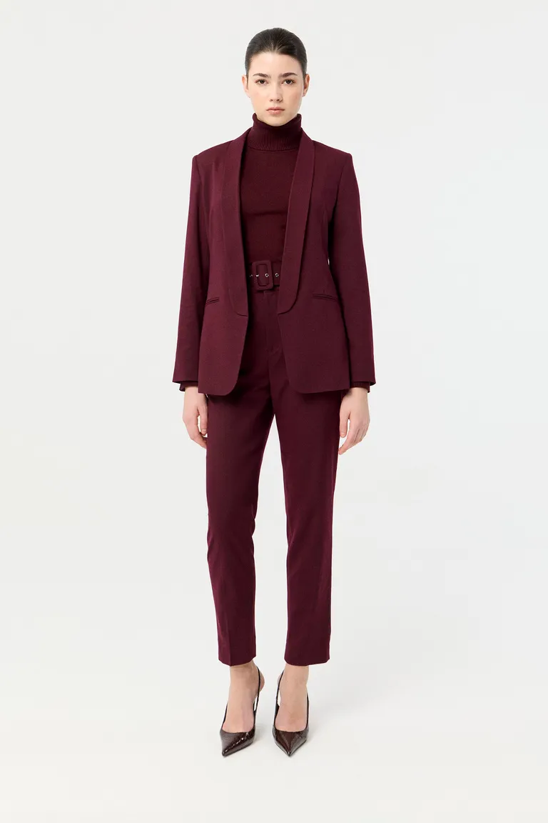 Blazer de sastrería femenino con solapa estilo smoking y diseño de calce relajado de Markova en Blazers para argentina