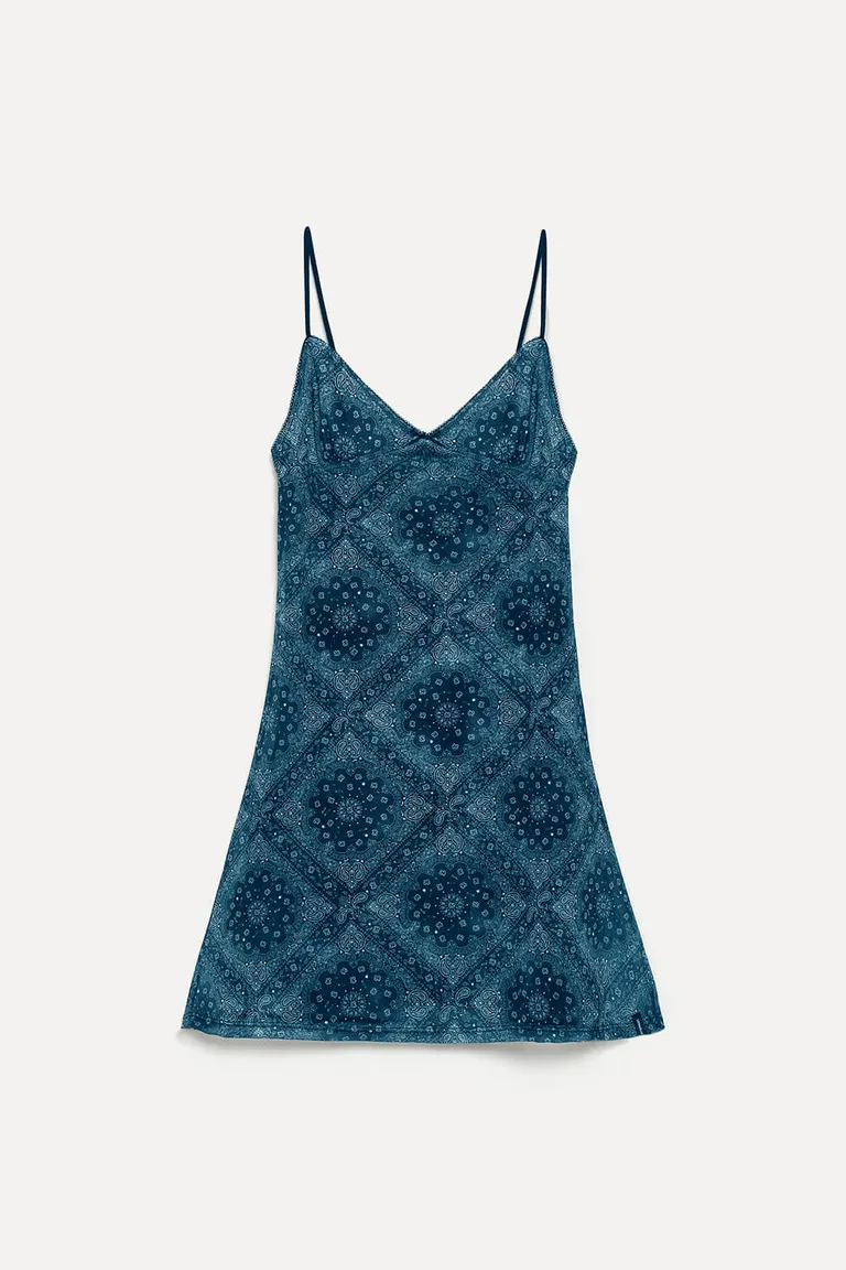 Vestido corto de microtul con estampado exclusivo y diseño femenino de 47 Street en Vestidos para argentina