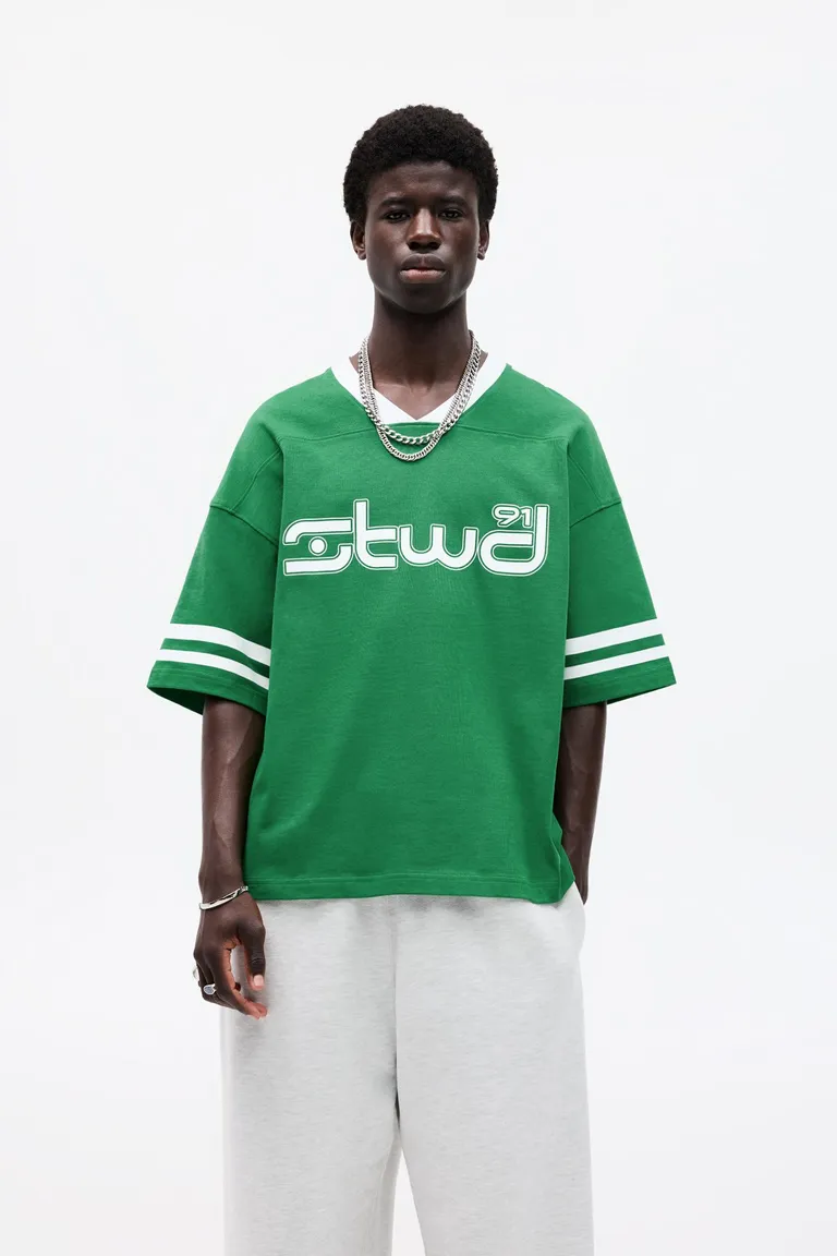 Camiseta stwd verde de Pull&Bear en Remeras y Polos para argentina