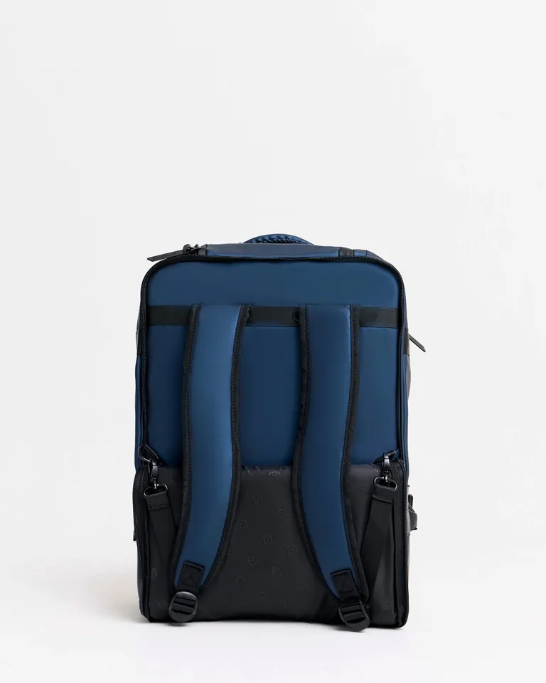 Mochila de viaje de diseño urbano y resistente, ideal para tus traslados de Prüne en Mochilas para argentina