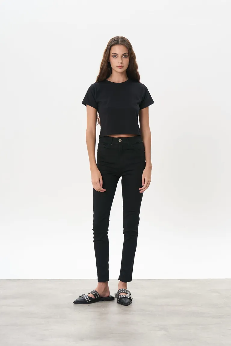 Jean denim chupín black de Magda en Pantalones para argentina
